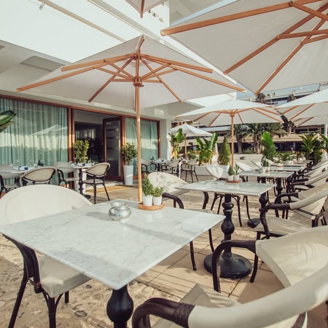 La terrasse — La Buvette, restaurant mythique à Agadir